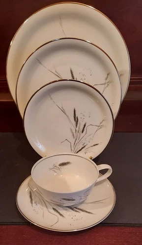 Elegant 5 Piece Place Setting Made Expressly For Easterling By Rosenthal- Ceres