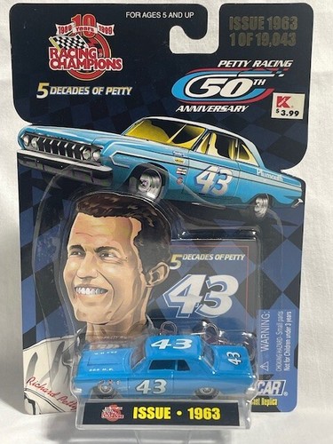 RACING CHAMPIONS 5 Decades of Petty #43 Richard Petty 1963 Plymouth NASCAR 1/64 - Picture 2 of 2