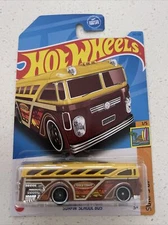 Hot Wheels Surfin School Bus Surfs Up! Die cast Collectible: Summer : Car :