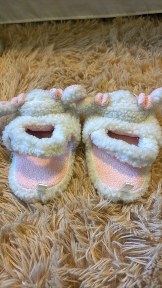 Children’s Place Toddler Girls Fuzzy Pink White Sheep Lamb Slippers Sz 8 9 - Image 3 of 3