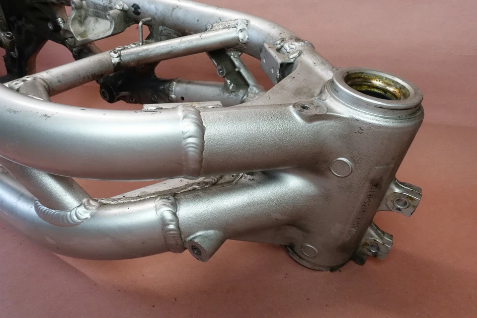 Chasis cuadro principal Suzuki SV650S 1999-2002 Foto 3 de 4