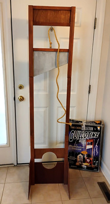 The Mario Chiodo Collection 72'' Guillotine Halloween Prop Decor 2004