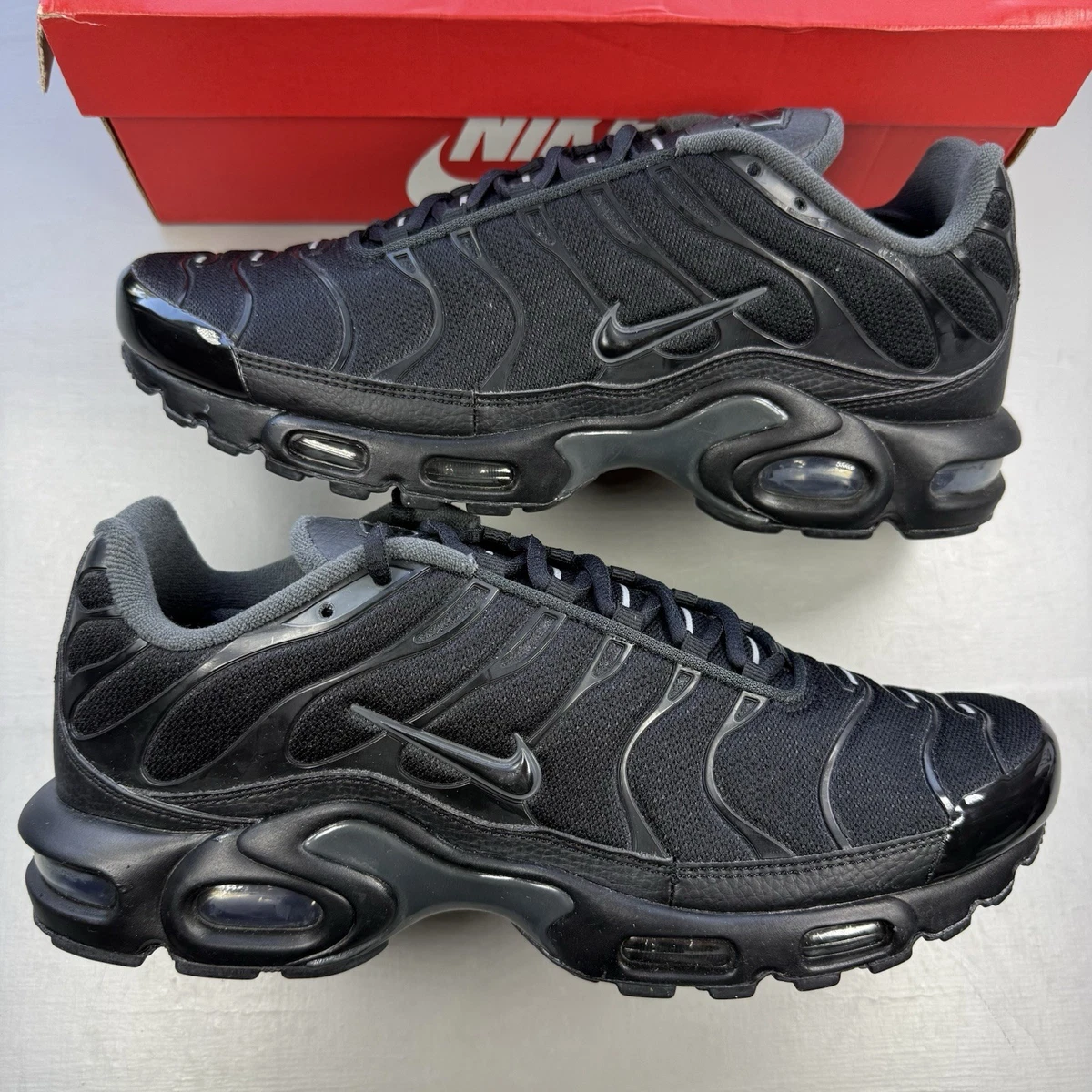 Nike Air Max Plus Black Dark Smoke Grey | eBay