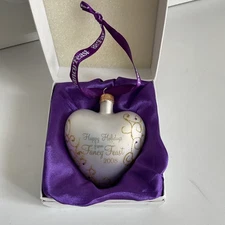 2008 FANCY FEAST Glass Heart CAT w Purple Bow CHRISTMAS Ornament Preowned