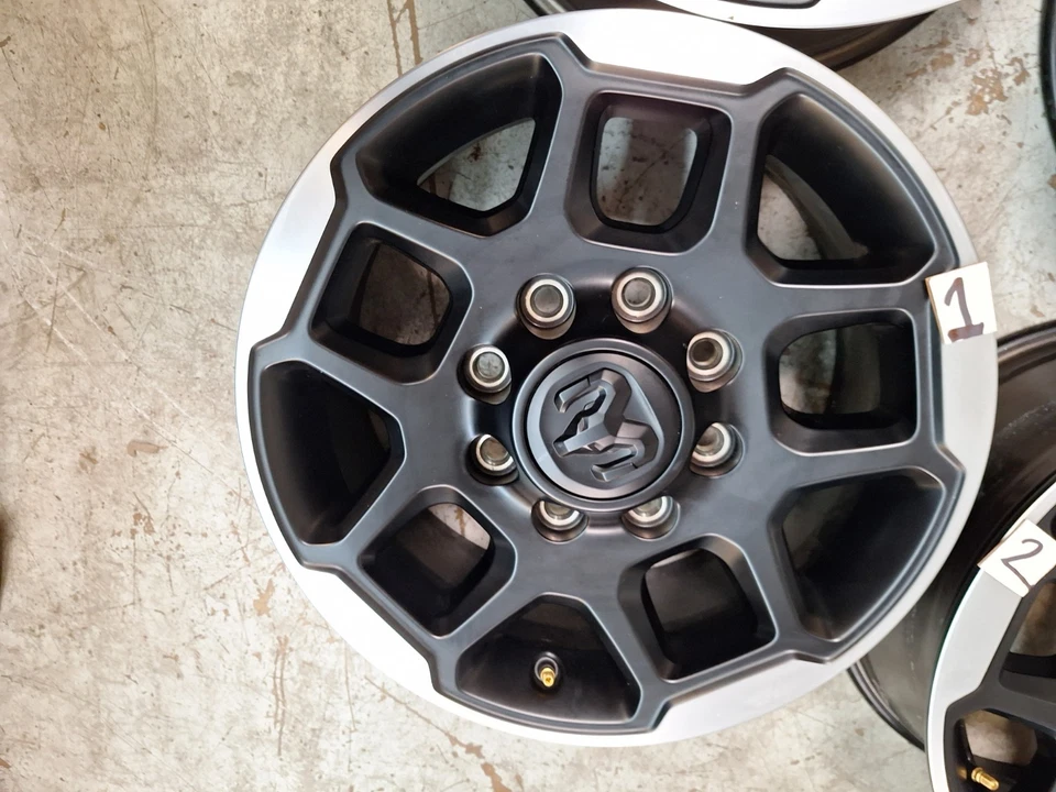 RAM 2500/3500 18" Conjunto de 4 Jantes de Fábrica OEM Peça FRETE GRÁTIS # 68629288AA - Imagem 3 de 4