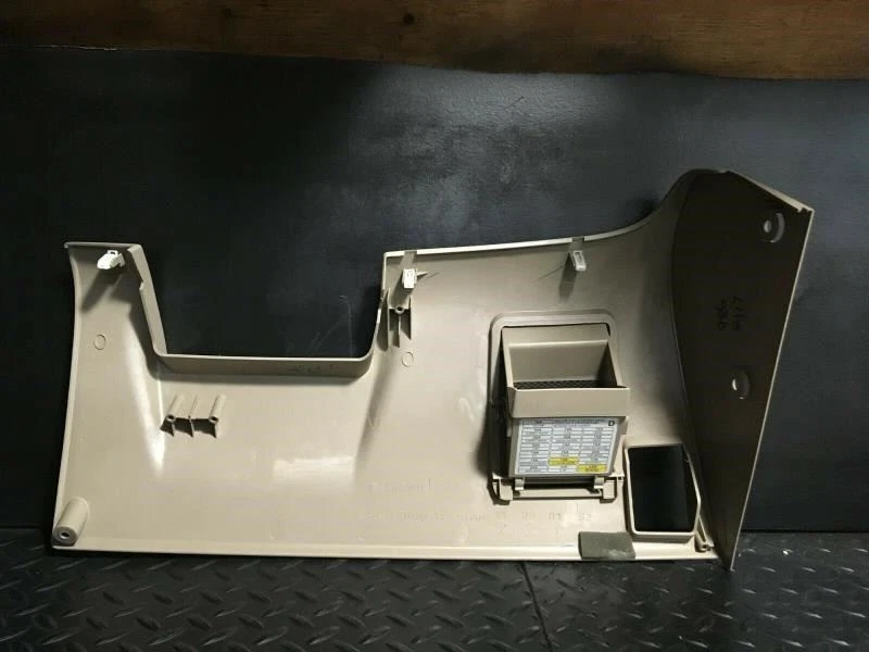 2001 斯巴鲁 Outback Legacy Under Dash 踢膝螺栓 — 第 2/4 张图片