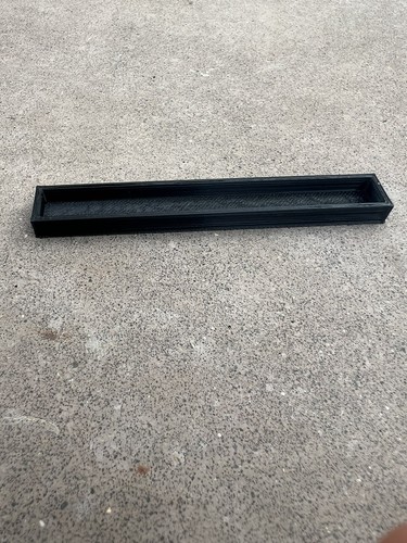 1/64 Black Cattle Feed H Bunk - Picture 4 of 4