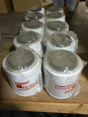 Lot of (10) GENUINE Fleetguard Fuel Filter FS19547 | WD30-1