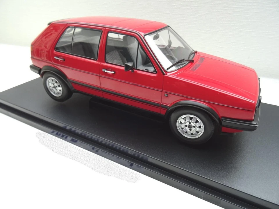 Volkswagen VW Golf 2 GTD Modellino Auto 4 Porte Di MCG IN 1:18 Rot Nuovo 18204 - Immagine 4 di 4