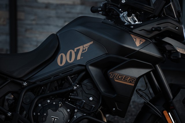 2022 Triumph TIGER 900 RALLY PRO BOND EDITION Other in Street, Cruisers & Choppers in Delta/Surrey/Langley - Image 3