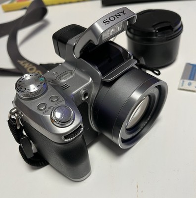 Sony Cyber-shot DSC-H1 12x opt. zoom SteadyShot 5.1MP CCD vintage digitalcamera