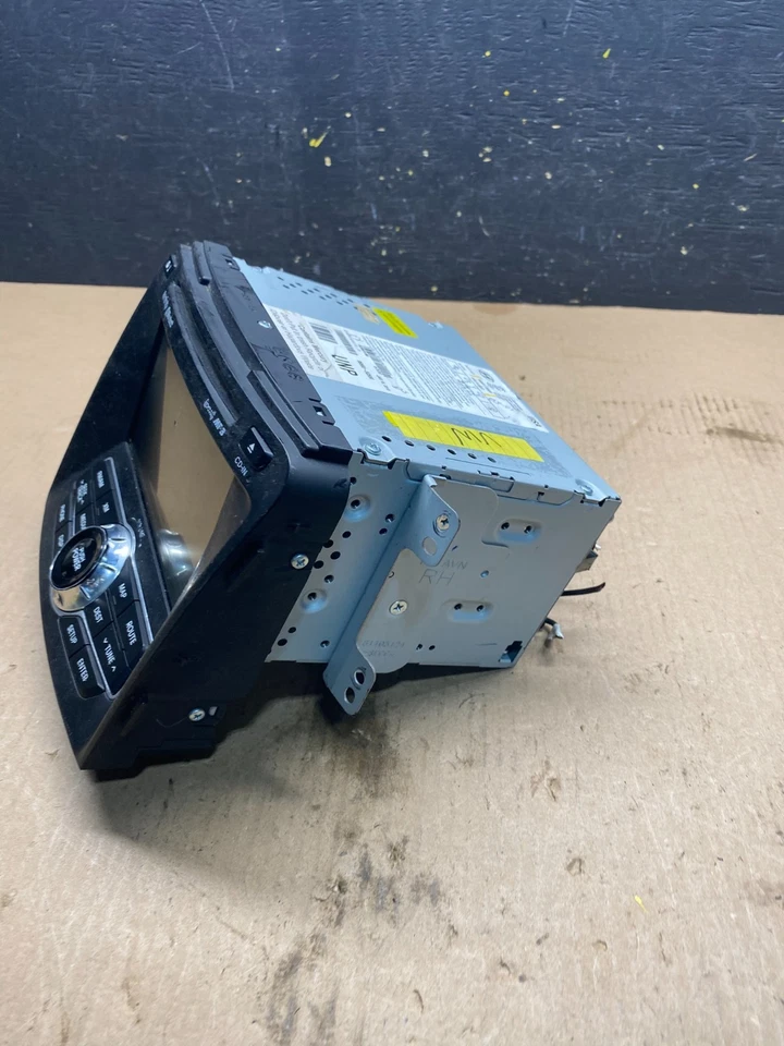 2011 to 2015 Hyundai Sonata Am Fm Cd Player Radio Receiver Q7315  DG - Image 4 of 4