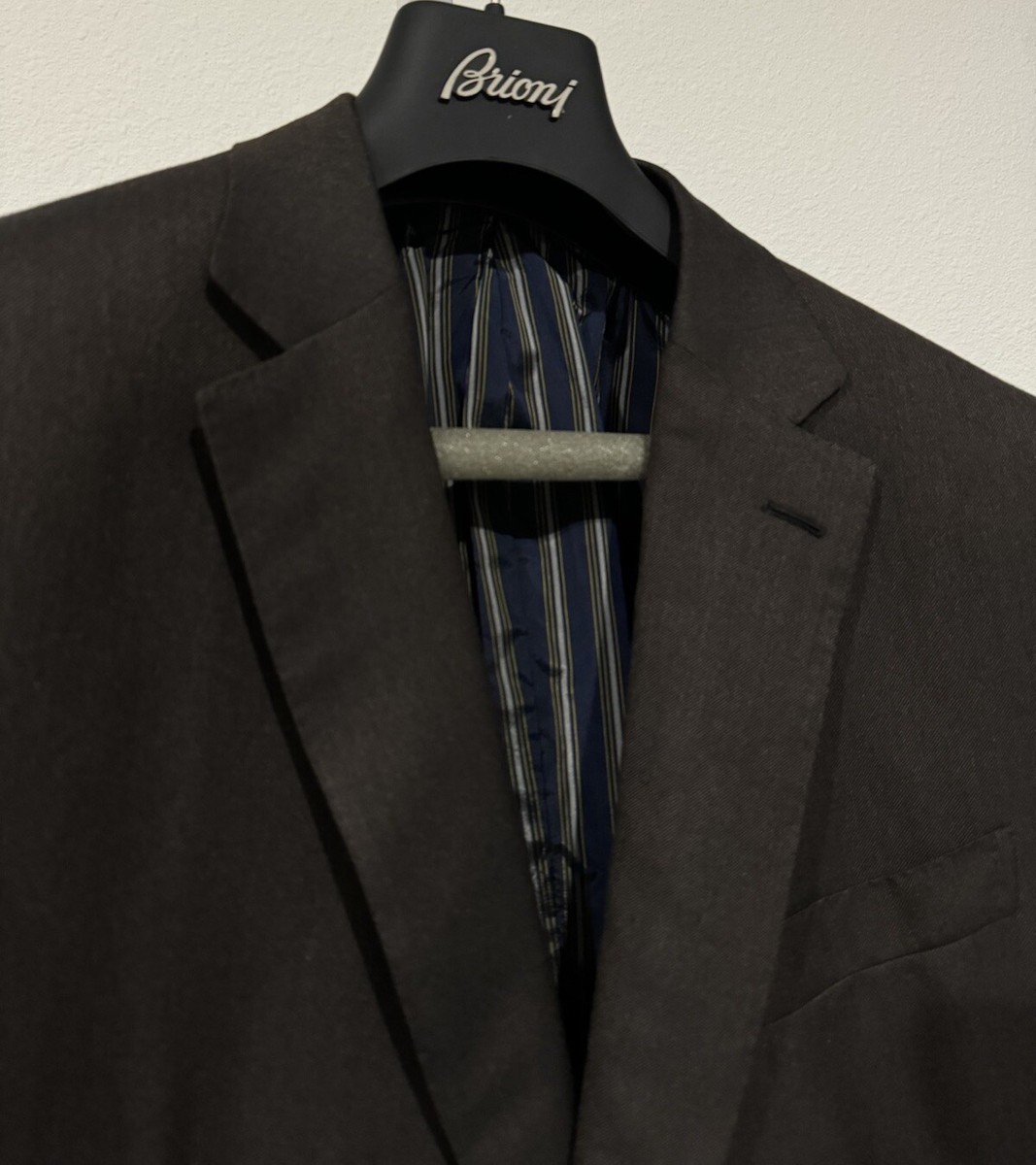 Brioni Sport Coat Size 56 46 R US In Solid Brown Vicuna/180s Wool