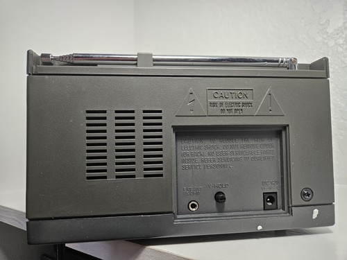 Supersonic Deluxe 5" s/w Fernseher mit AM/FM Radio Fc9100 Notfallvorbereitung getestet funktioniert - Bild 11 von 16