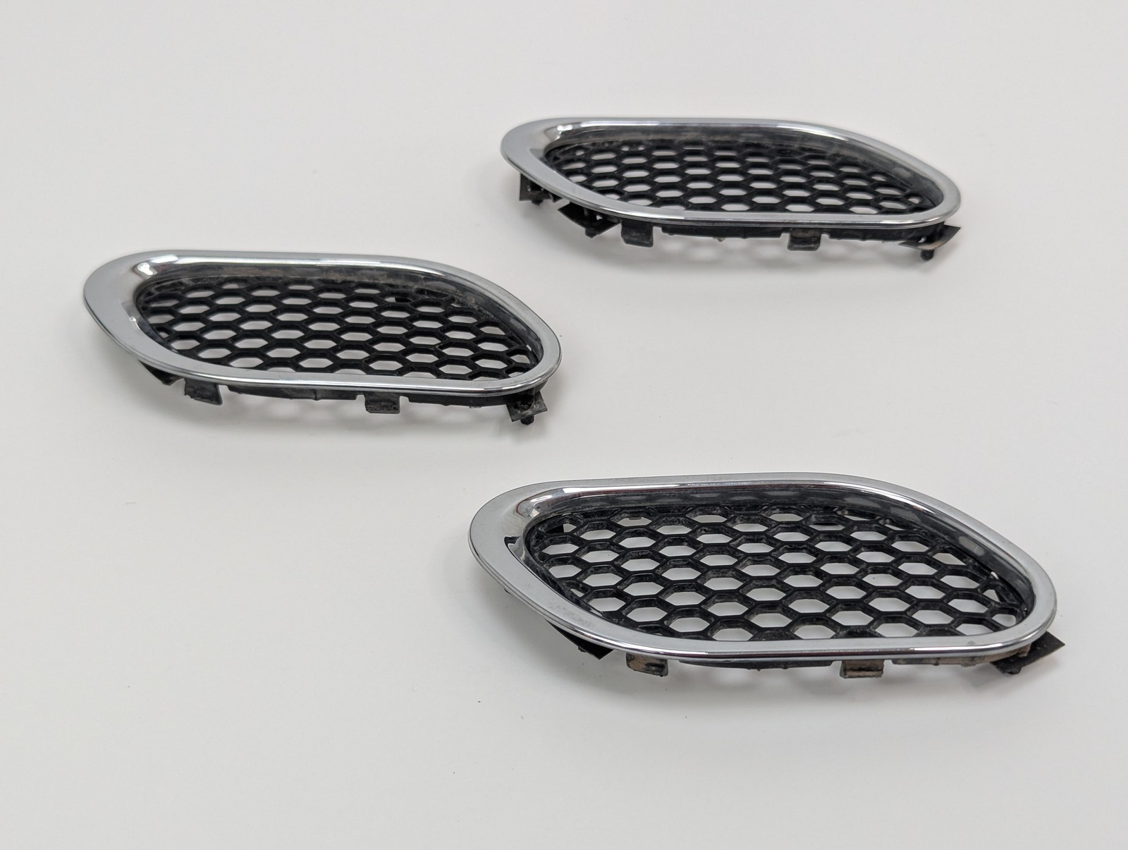 Maserati Quattroporte 2003-2012 Left Vent grilles Set P/N 69283300