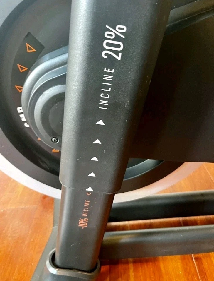 Bicicleta estática de estudio NordicTrack S22i de segunda mano Foto 4 de 4