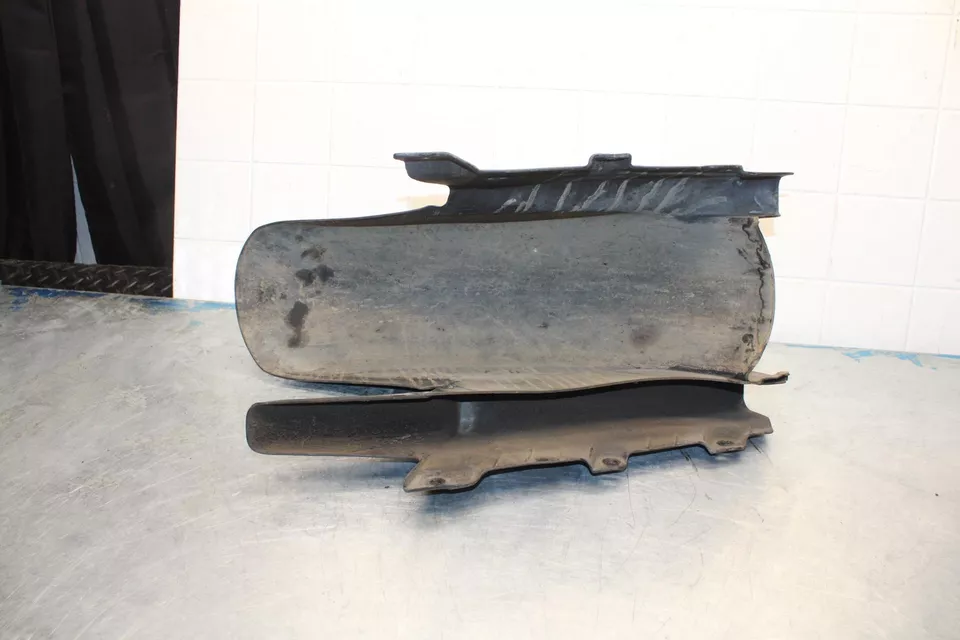 87-96 HONDA CBR1000F 后轮轮胎 HUGGER FENDER W 链条 GAURD BB420 — 第 4/4 张图片