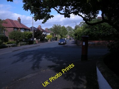 Photo 6x4 Rivington Road Hale/SJ7686 Rivington Road at one of its two ju c2015