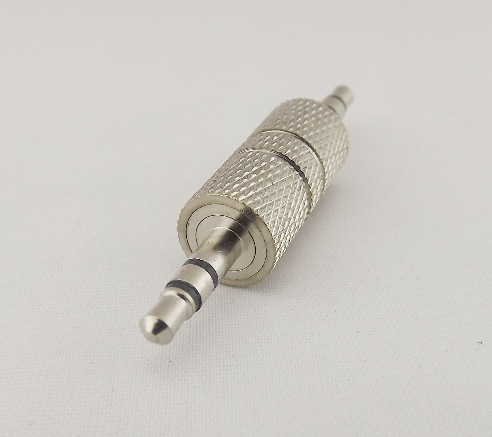 1x 3.5mm 1/8" Stereo TRS Male To Male Coupler Audio Headphone Adapter
