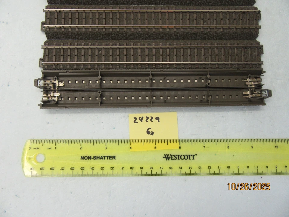 HO - Marklin 24229 C Track - Straight 9"/22.9cm (Set of 6) Out of Set - Image 2 of 2