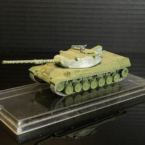 Gebautes bemaltes deutsches Leopardenpanzermodell im Maßstab 1:55 WWII 5" mit Vitrine