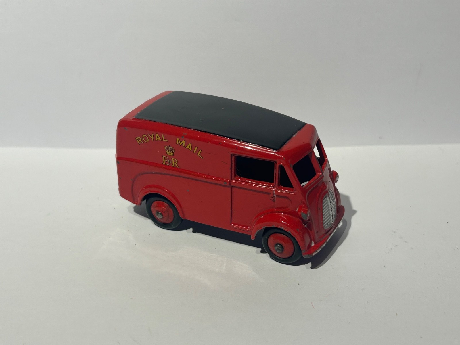 Dinky 260, Royal Mail Van - Free Price Guide & Review