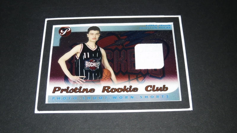 Pantalones cortos usados Yao Ming 12x18 enmarcados 2003 sesión de fotos de novato y exhibición de fotos  Foto 2 de 2