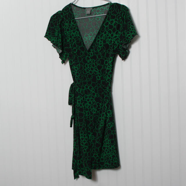 ann taylor green wrap dress Black Geo Short Sleeve Poly Medium Midi dress