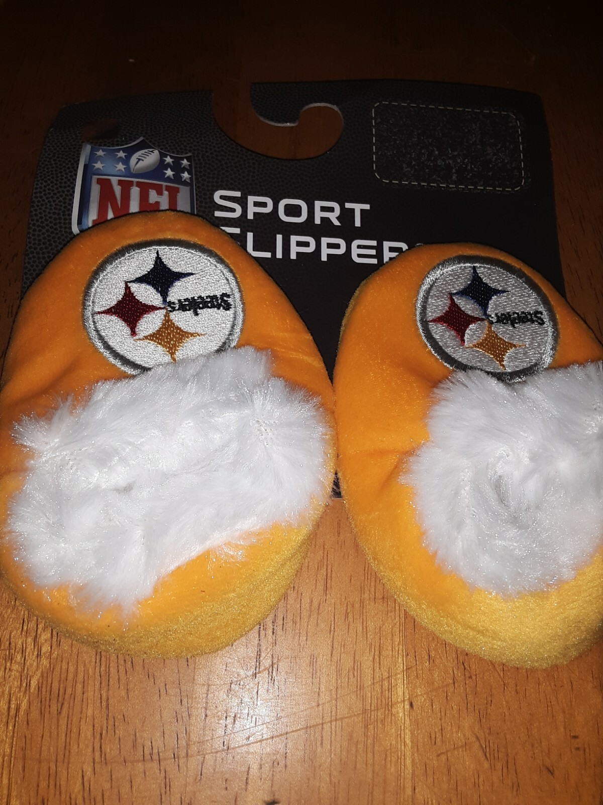 PITTSBURGH STEELERS BABY SLIPPERS FOREVER COLLECTIBLES 0-3 MOS small bag334