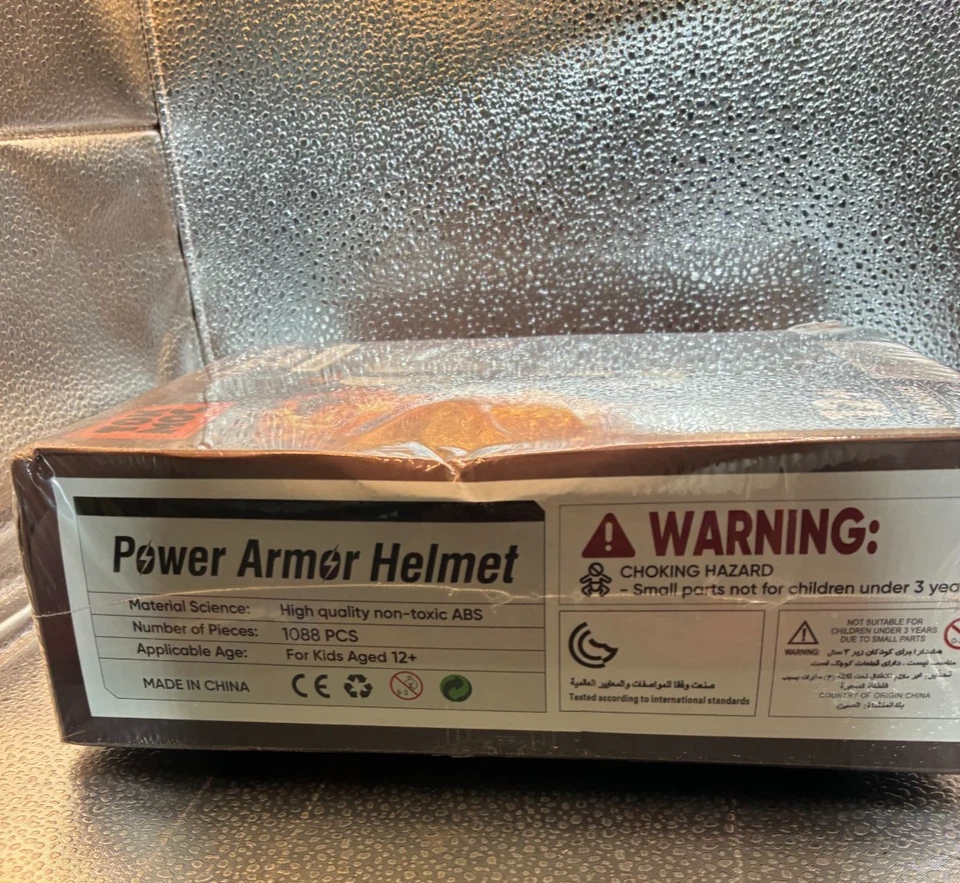 Tok Moc Power Armor Helmet Building Block Toy for Ages 12+ 1088 Pcs No. 66055 - Image 4 of 4