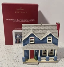 2020 Hallmark Traditional Clapboard Two-Story Nostalgic Houses & Shoppes 