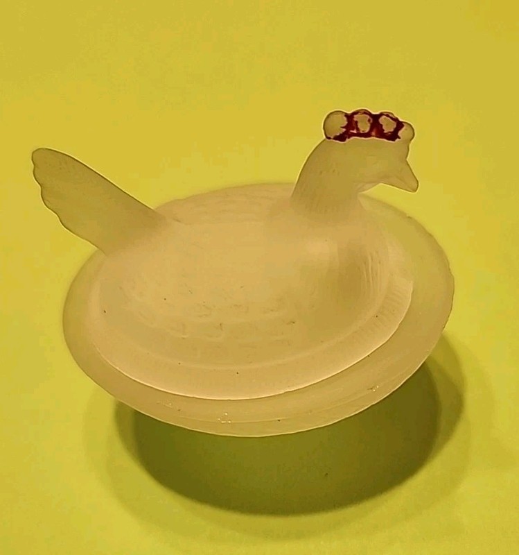Mini Hen On Nest Salt Cellar - Satin Frosted