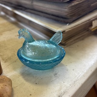 Hen On Nest Mini Blue Glass