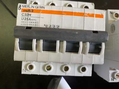 Merlin Gerin Multi 9 C32H U25A Power Circuit Breaker 3P 25A White