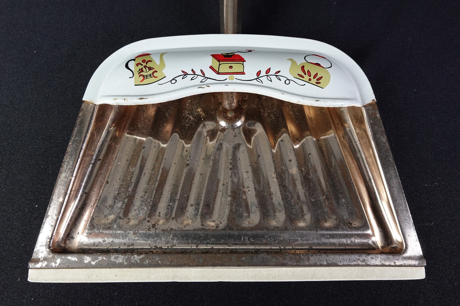 JV Reed Metal Dust Pan 1970s Coffee Tea Kettle Themed Americana