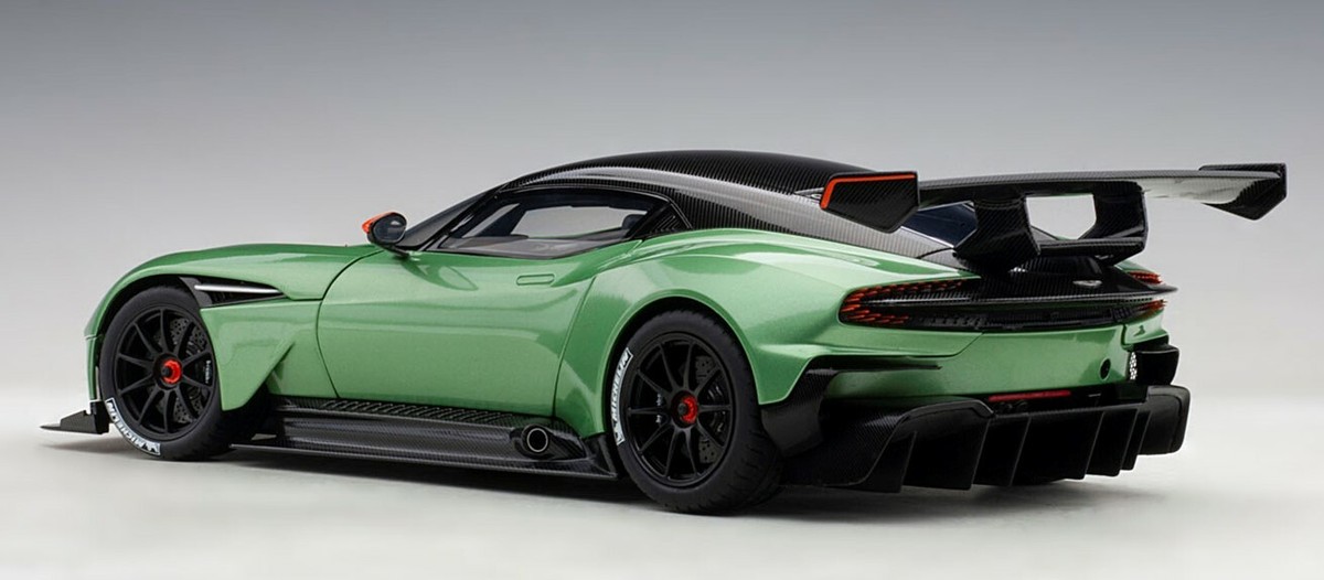70263 AUTOart 1:18 Aston Martin Vulcan Metallic Green model 70263 AUTOart 1:18 Aston Martin Vulcan Metallic Green model