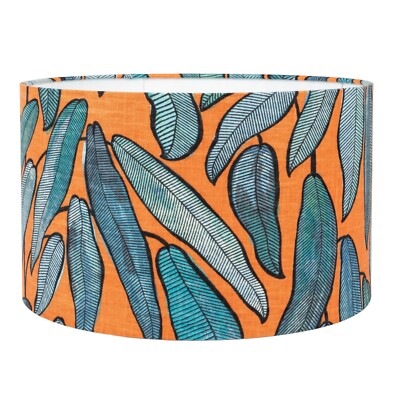 Lampenschirm Tropical Jungle Leaves. Exotisches Petrolblau und Tango Orange Design.