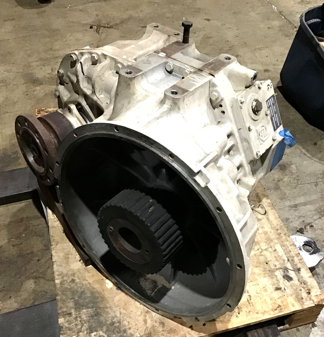 ZF 500IV MARINE TRANSMISSION RATIO 1.96 TO 1 - USED IN OPERATING
