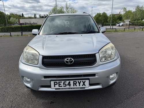 Toyota RAV4 2.0 Litre Petrol 2004 61,000 Miles. New MOT, new Clutch. - Picture 3 of 12