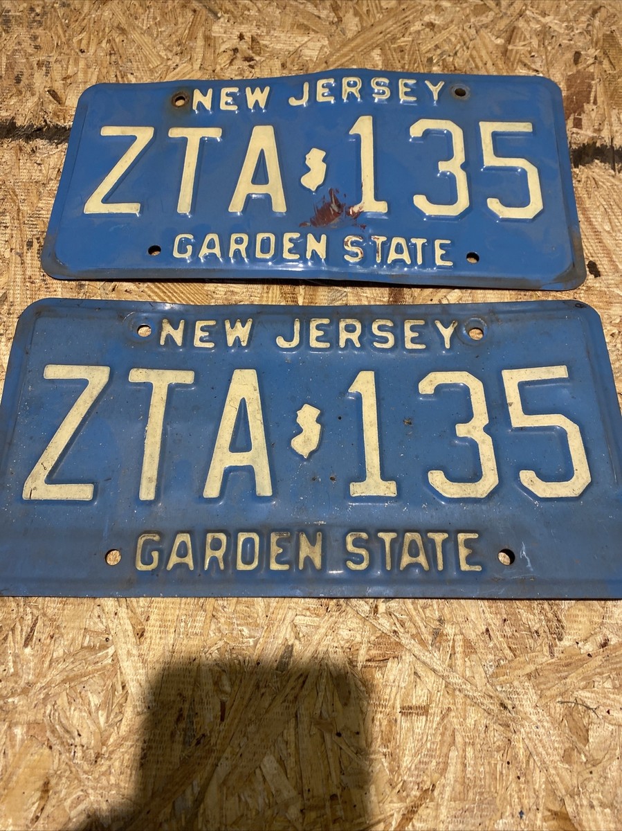 海外 ナンバープレート セット　ガーデンオブジェ US Vintage & Old New Jersey Blue License Plate Pair Set ZTA135 Garden