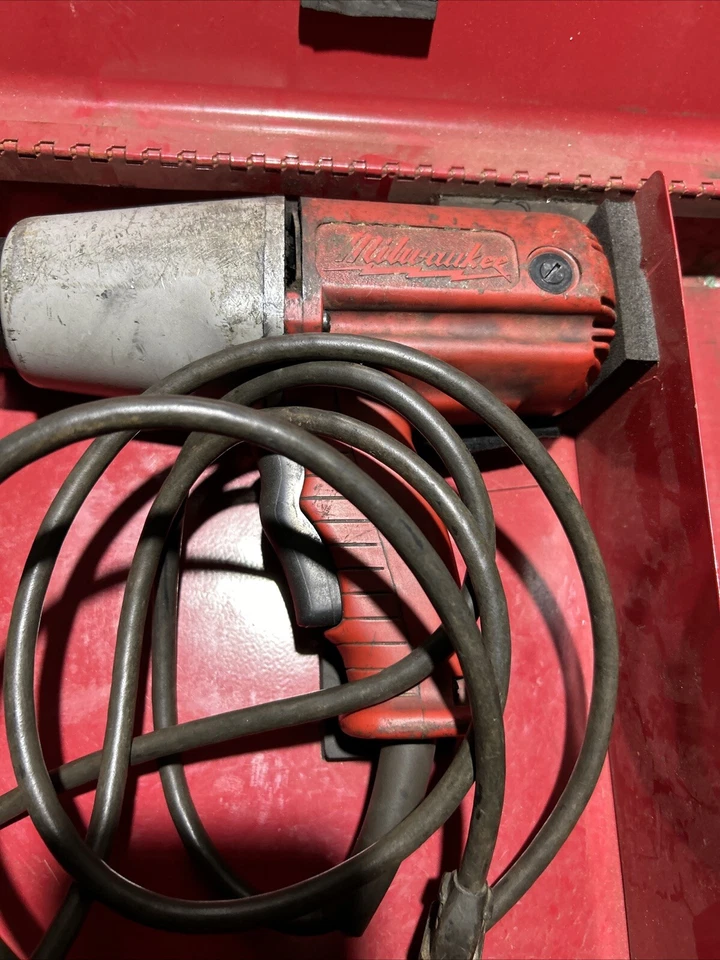 🔥Milwaukee 1/2" Electric Corded Impact Wrench 9066 2400RPM 2800BPM With Case - Image 4 of 4