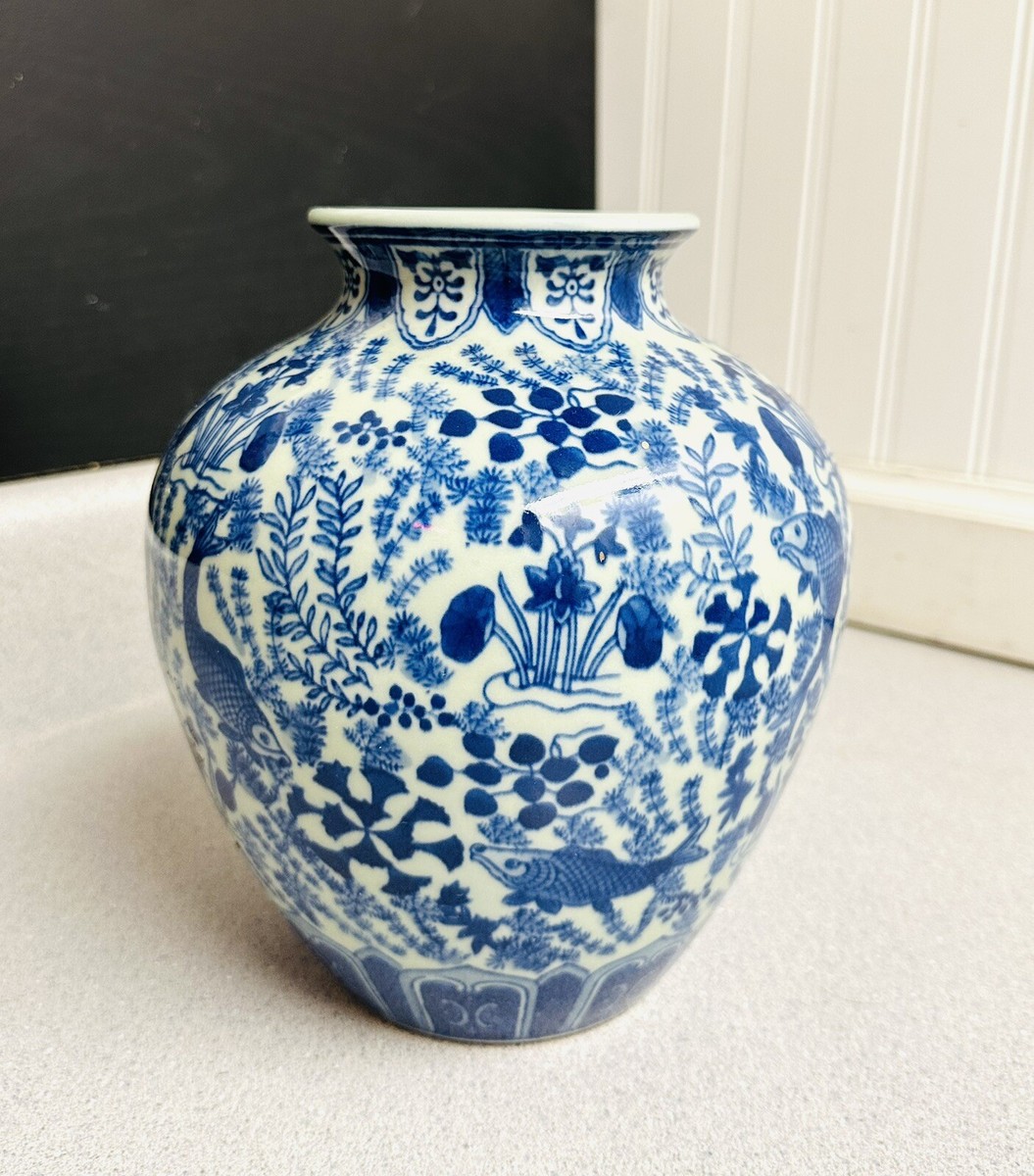 Antique Chinese Blue & White Porcelain Hand Painted Vase Qing