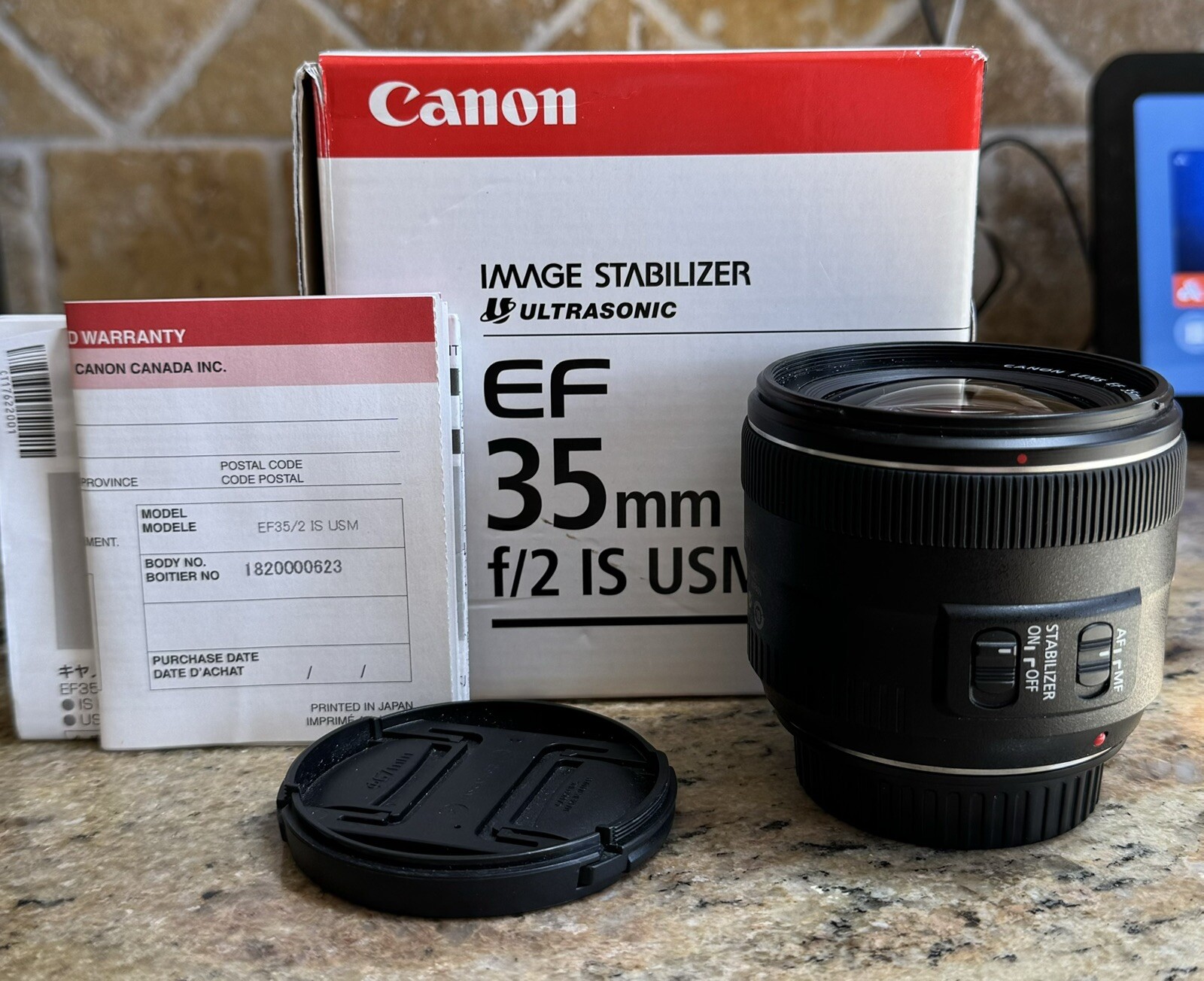 Canon EF 35mm F/2 IS USM lens