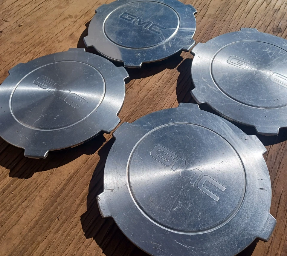 GMC Yukon, Sierra 1500 tampa central conjunto de 4, 2003-2008, peça # 9594521 S2 - Imagem 2 de 3