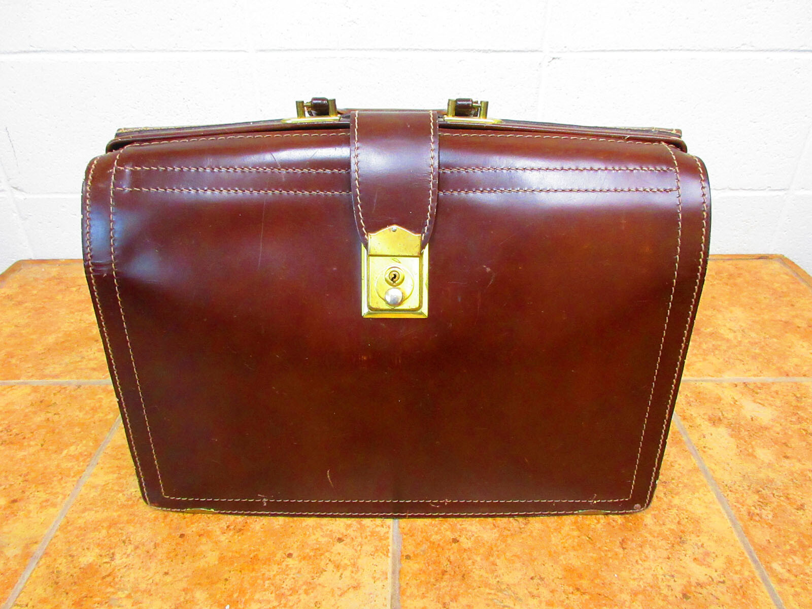 Korchmar Brown LEATHER VINTAGE Attache Briefcase Lawyer Pilot Physician