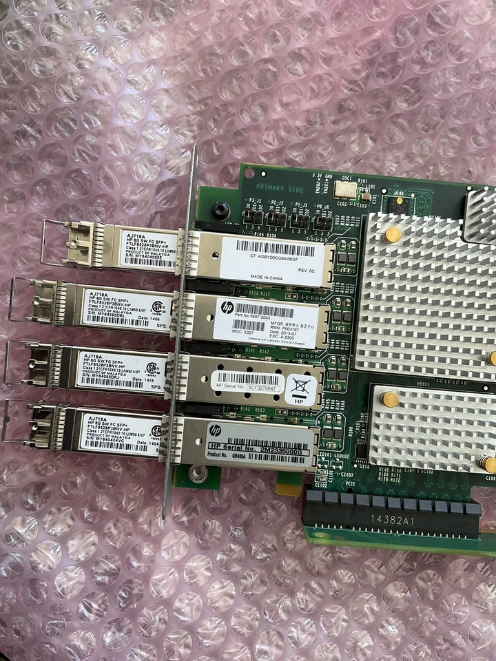 Adaptador de red IBM 00WT000 LPE12004 8 GB cuatro puertos canal de fibra con SFP Foto 4 de 4