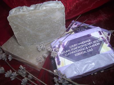 HANDGEMACHTES NATÜRLICHES ZEOLITH & HONIG + BLADDERWRAKFESTES SHAMPOO MIT LAVENDEL + PATCHOULI 