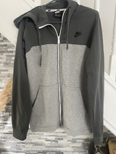 Man’s Nike jumper / cardigan / hoodie size L