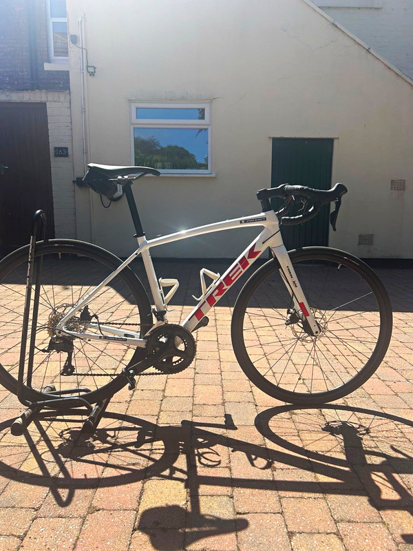 Trek Road Bike 52cm 700C White/Red Mechanical Disc Brakes Drop Bars Bottle