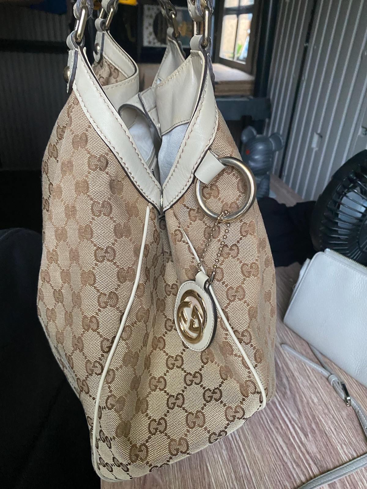 Gucci GG Sukey medium tote bag in signature monogram
